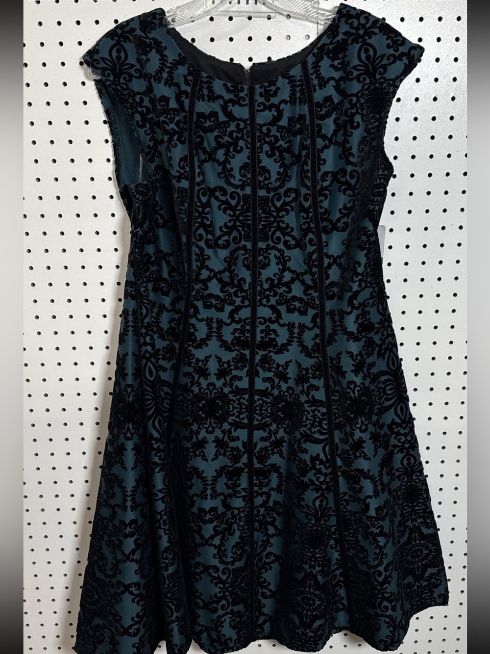 Danny & Nicole Holiday Velvet Floral Dress